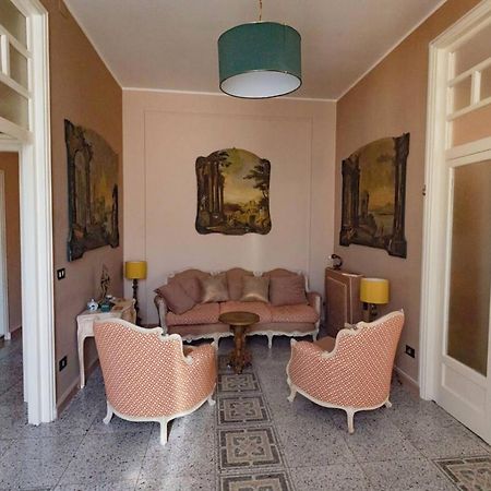 Luxury Suite Vitruvio 55 Формия Экстерьер фото