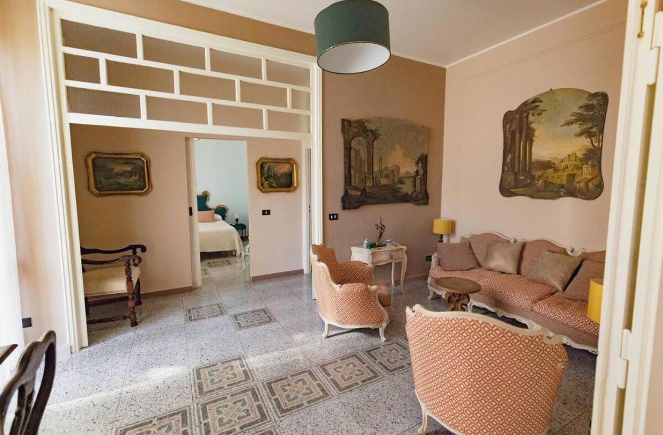 Luxury Suite Vitruvio 55 Формия Экстерьер фото