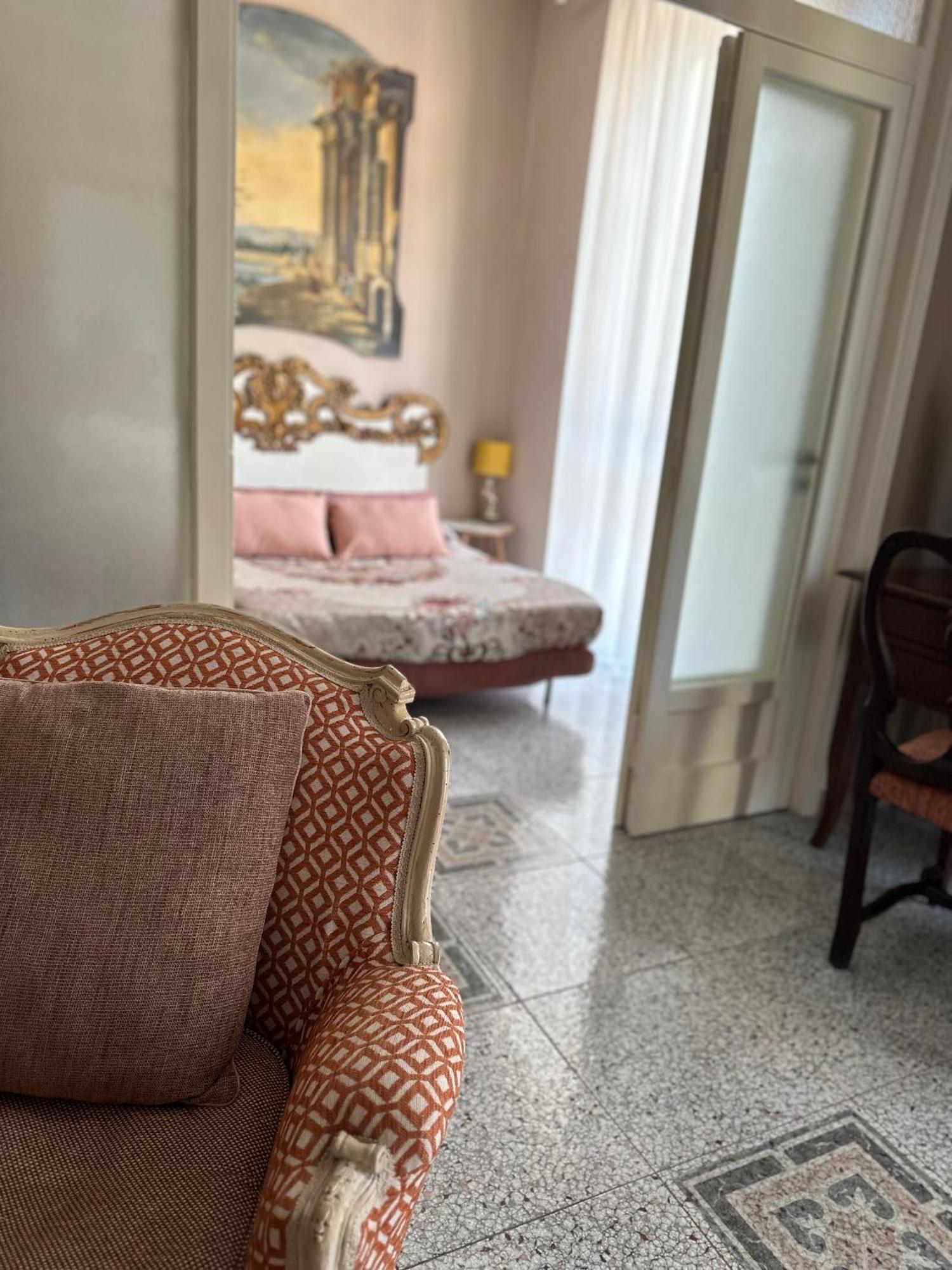 Luxury Suite Vitruvio 55 Формия Экстерьер фото